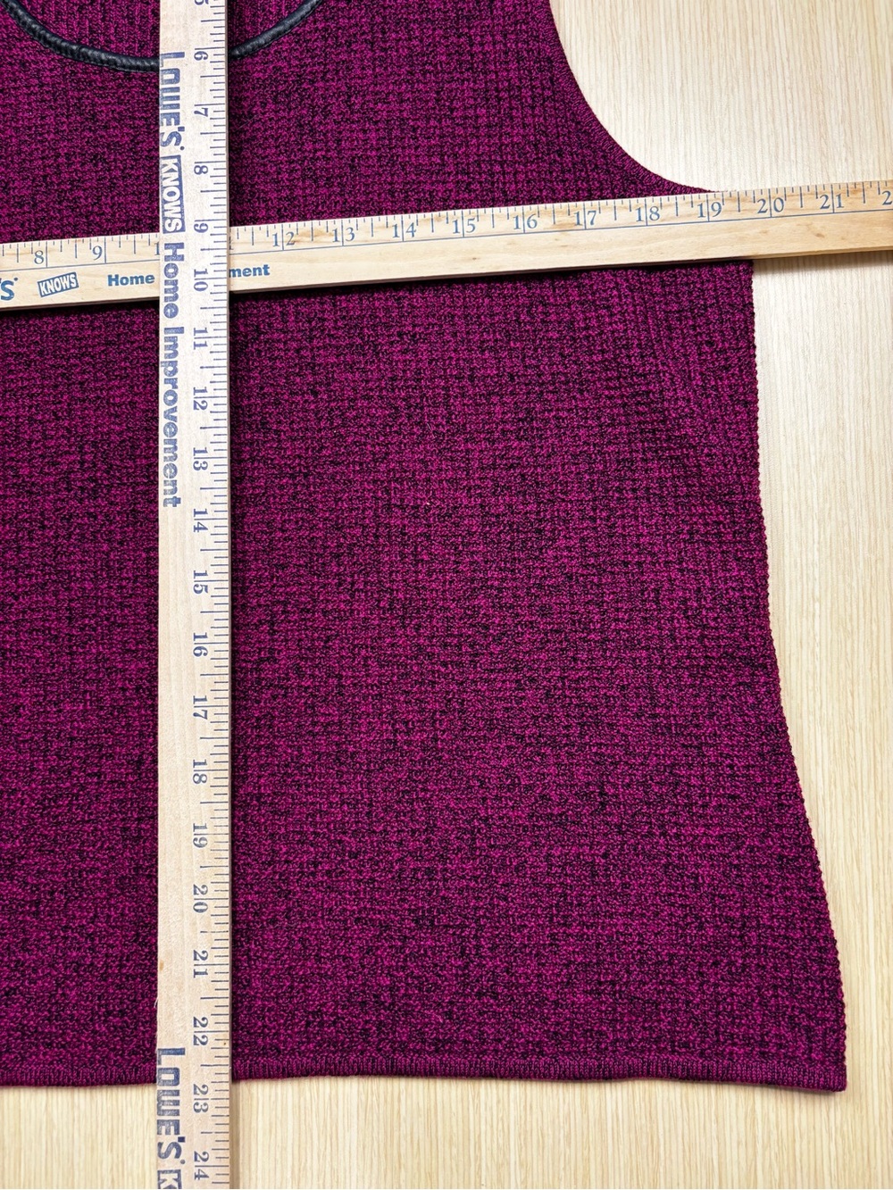 St. John Magenta Textured Knit Tank Top Leather Trim Scoop Neck Shell Pink Sz L - Picture 9 of 9